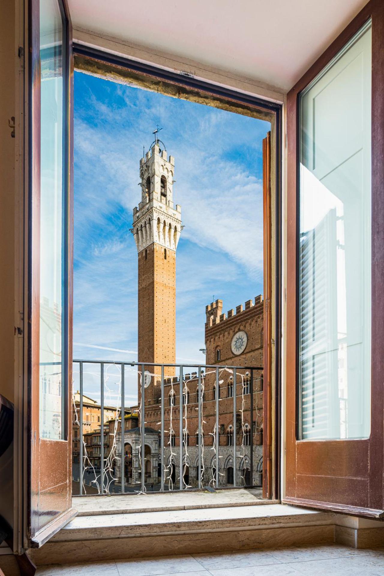 The Balcony Suite - Affaccio Su Piazza Del Campo Siena Eksteriør billede